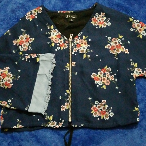 🍦 Zip Up Floral Print top - Picture 1 of 3
